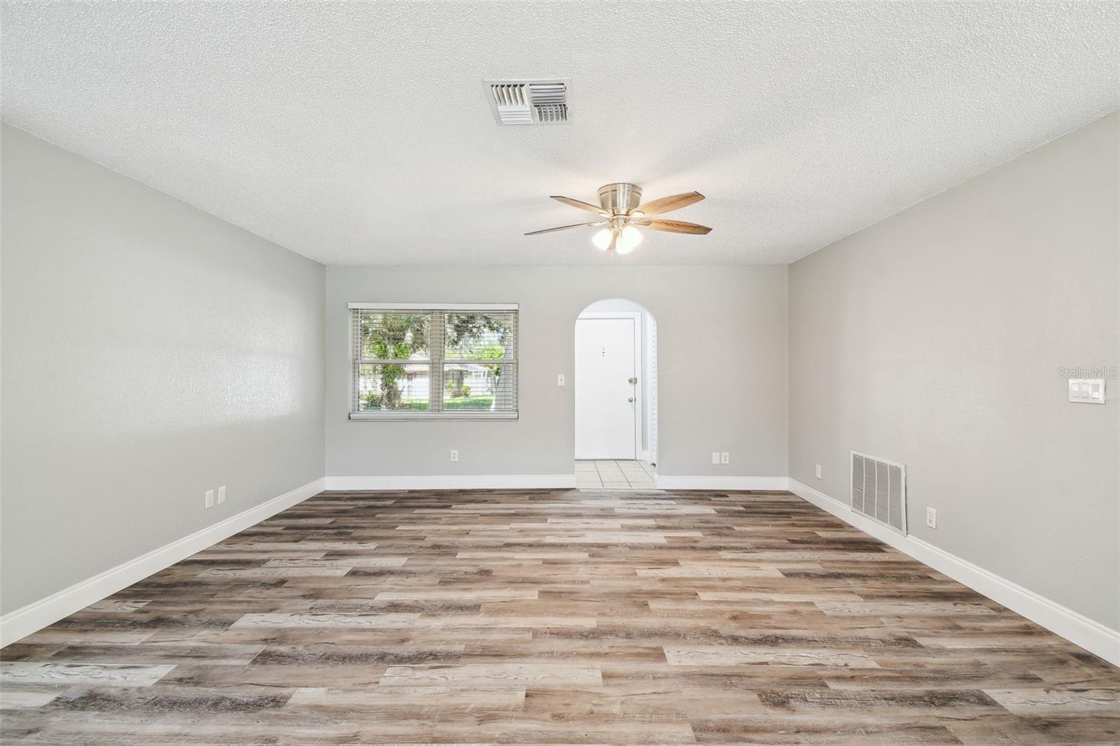 Image 7 of 39 For 8910 Elm Leaf Ct