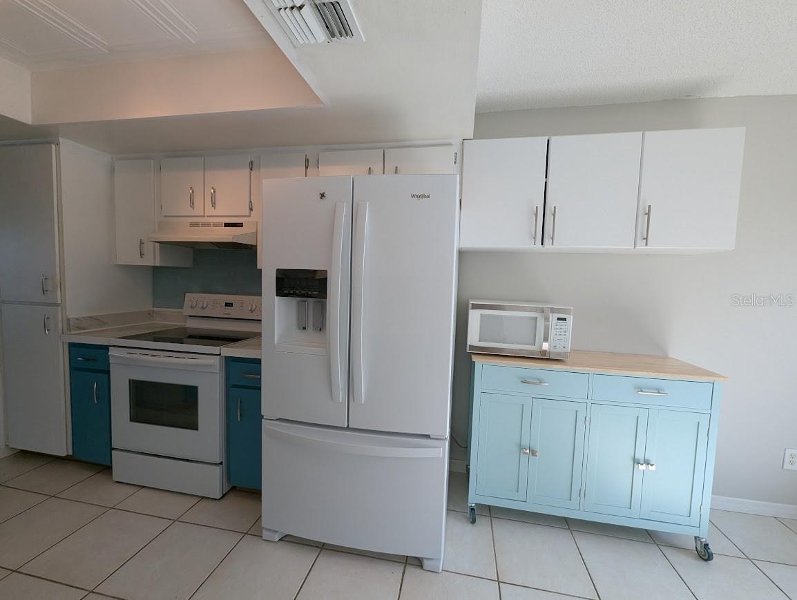 Listing photo id 9 for 2781 Whispering Drive N