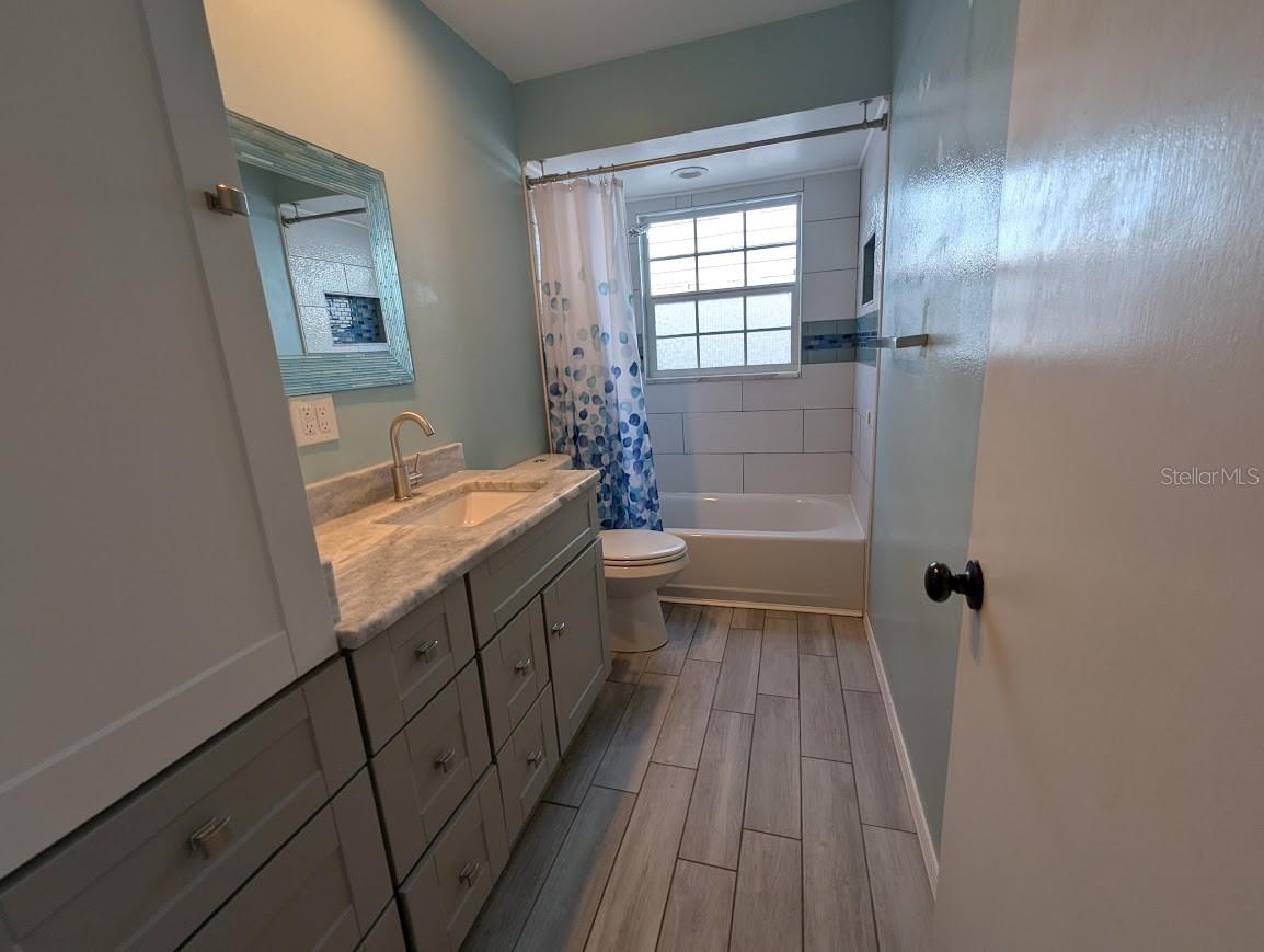 Listing photo id 16 for 2781 Whispering Drive N