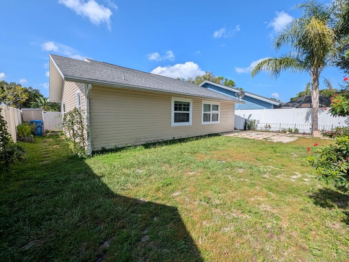 Listing photo id 21 for 2781 Whispering Drive N