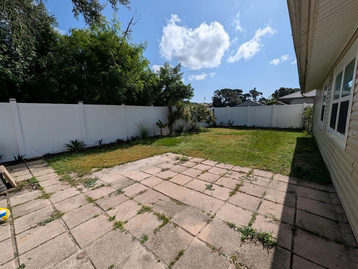 Listing photo id 22 for 2781 Whispering Drive N