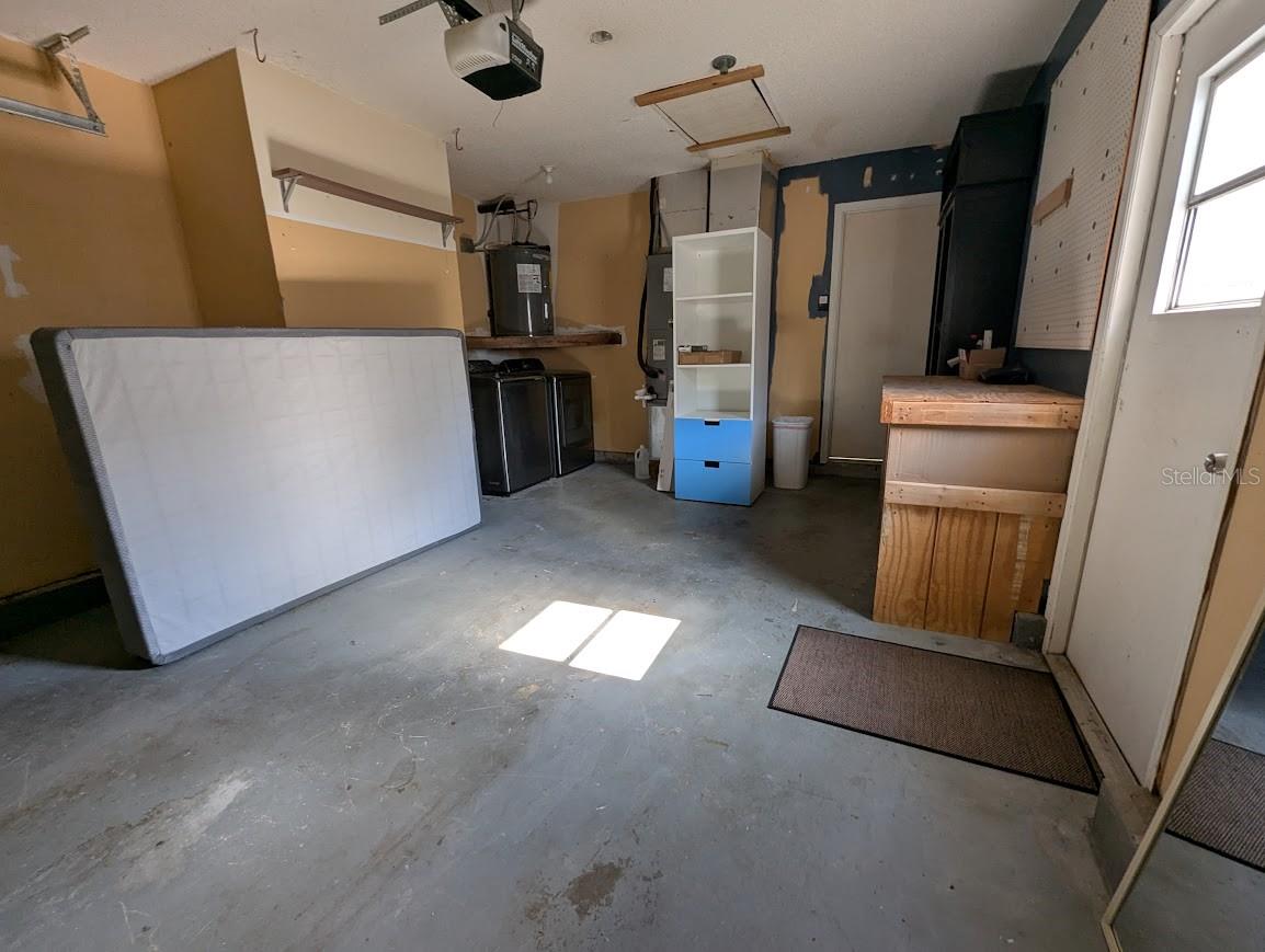 Listing photo id 25 for 2781 Whispering Drive N