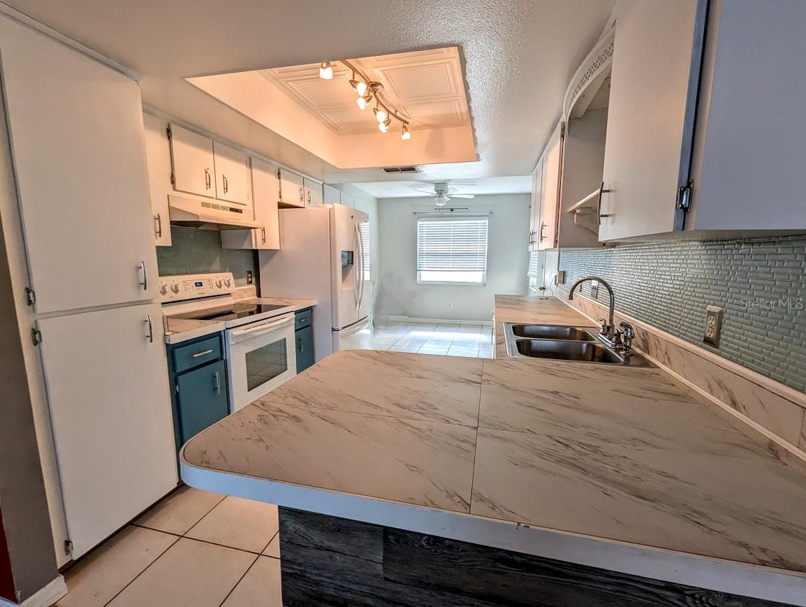 Listing photo id 5 for 2781 Whispering Drive N