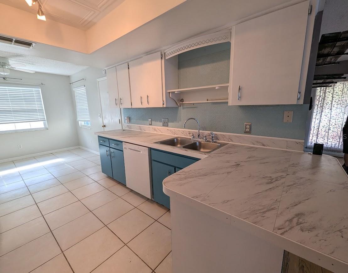 Listing photo id 6 for 2781 Whispering Drive N