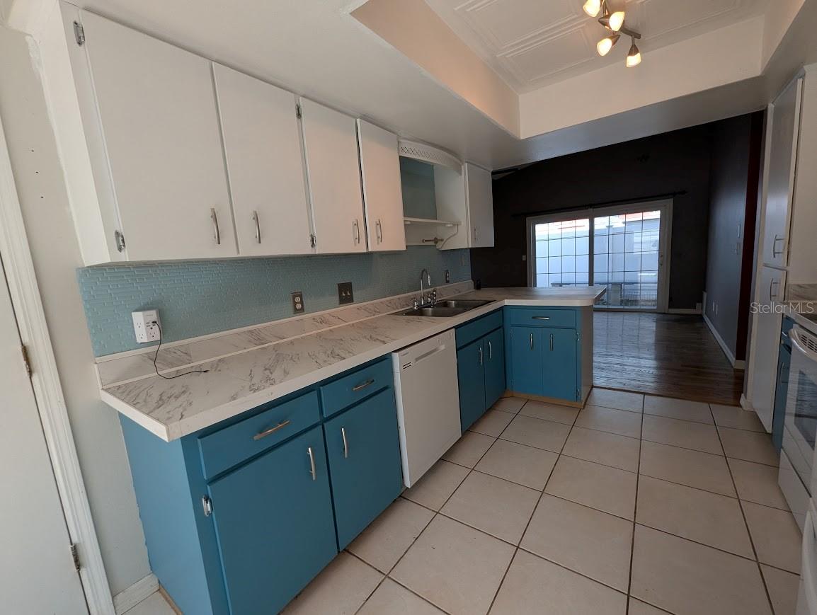 Listing photo id 7 for 2781 Whispering Drive N