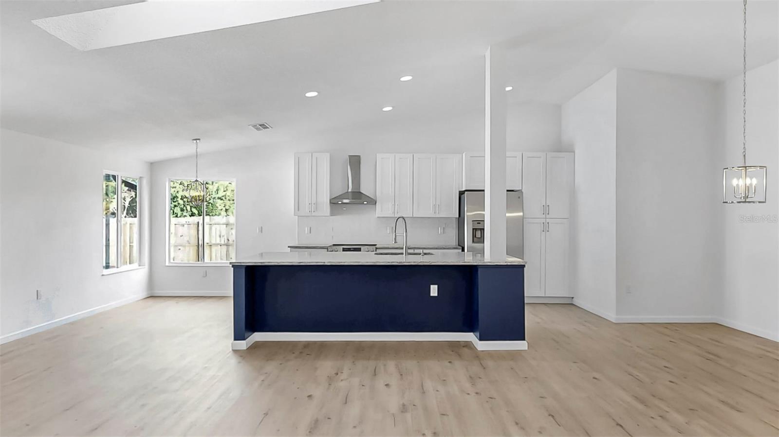 Image 10 of 32 For 5542 34th Court E