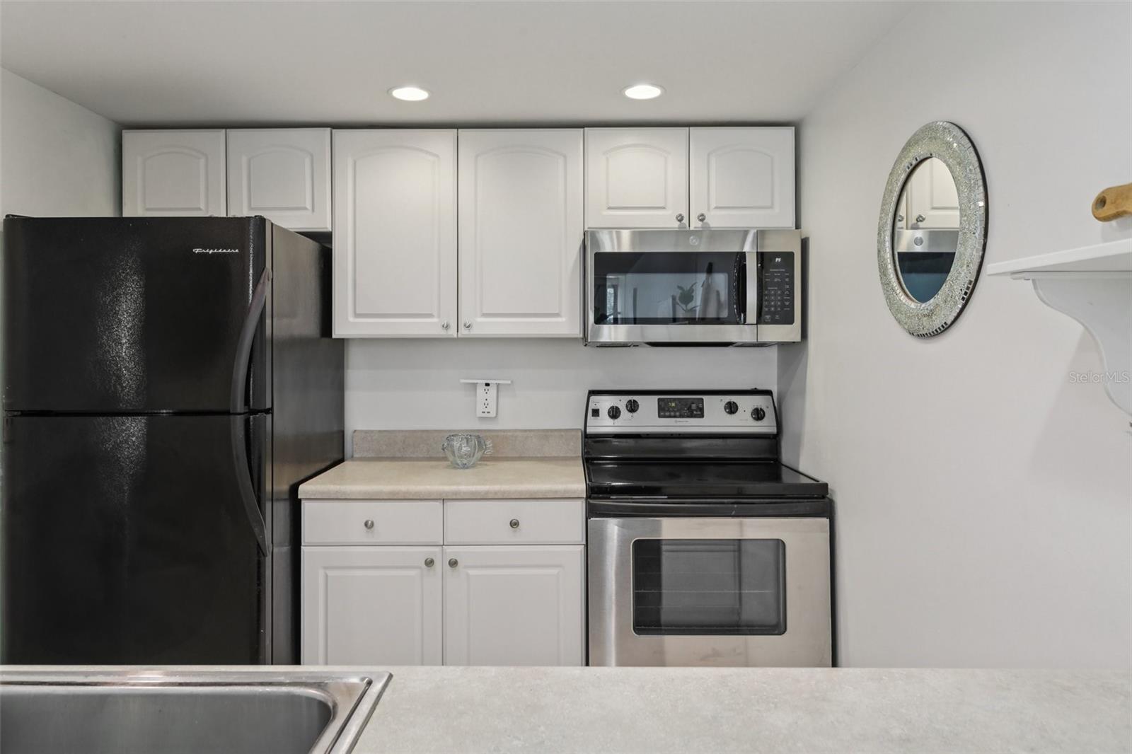 Image 8 of 23 For 14130 Rosemary Lane 3303