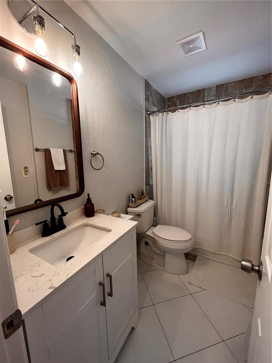 Image 10 of 23 For 1221 30th Avenue N