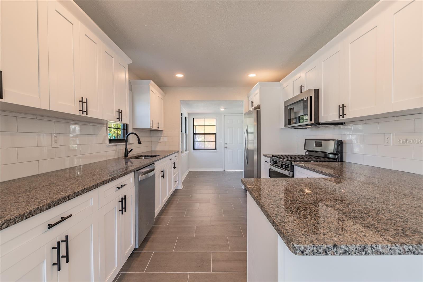 Image 15 of 23 For 1221 30th Avenue N