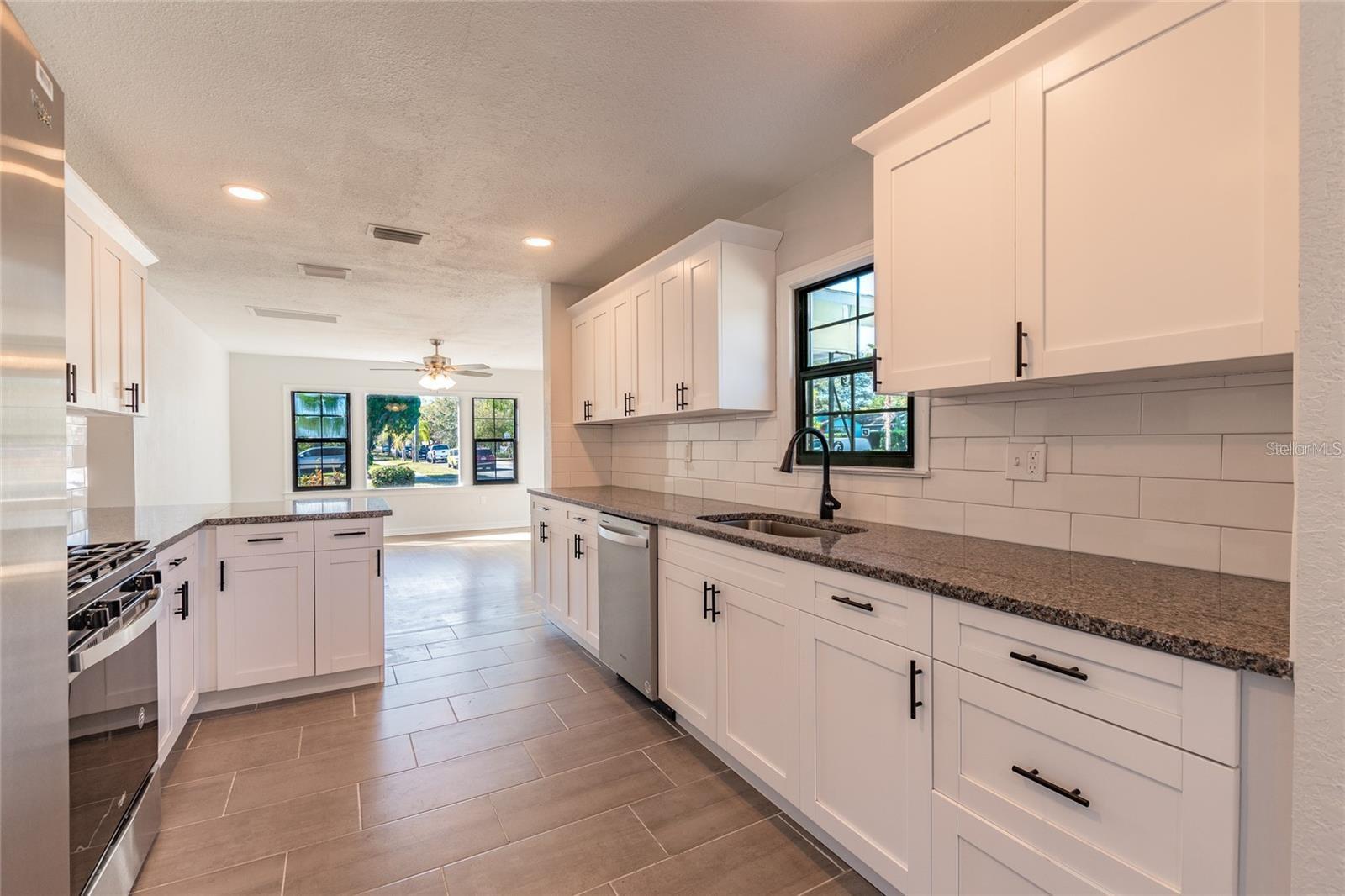 Image 16 of 23 For 1221 30th Avenue N
