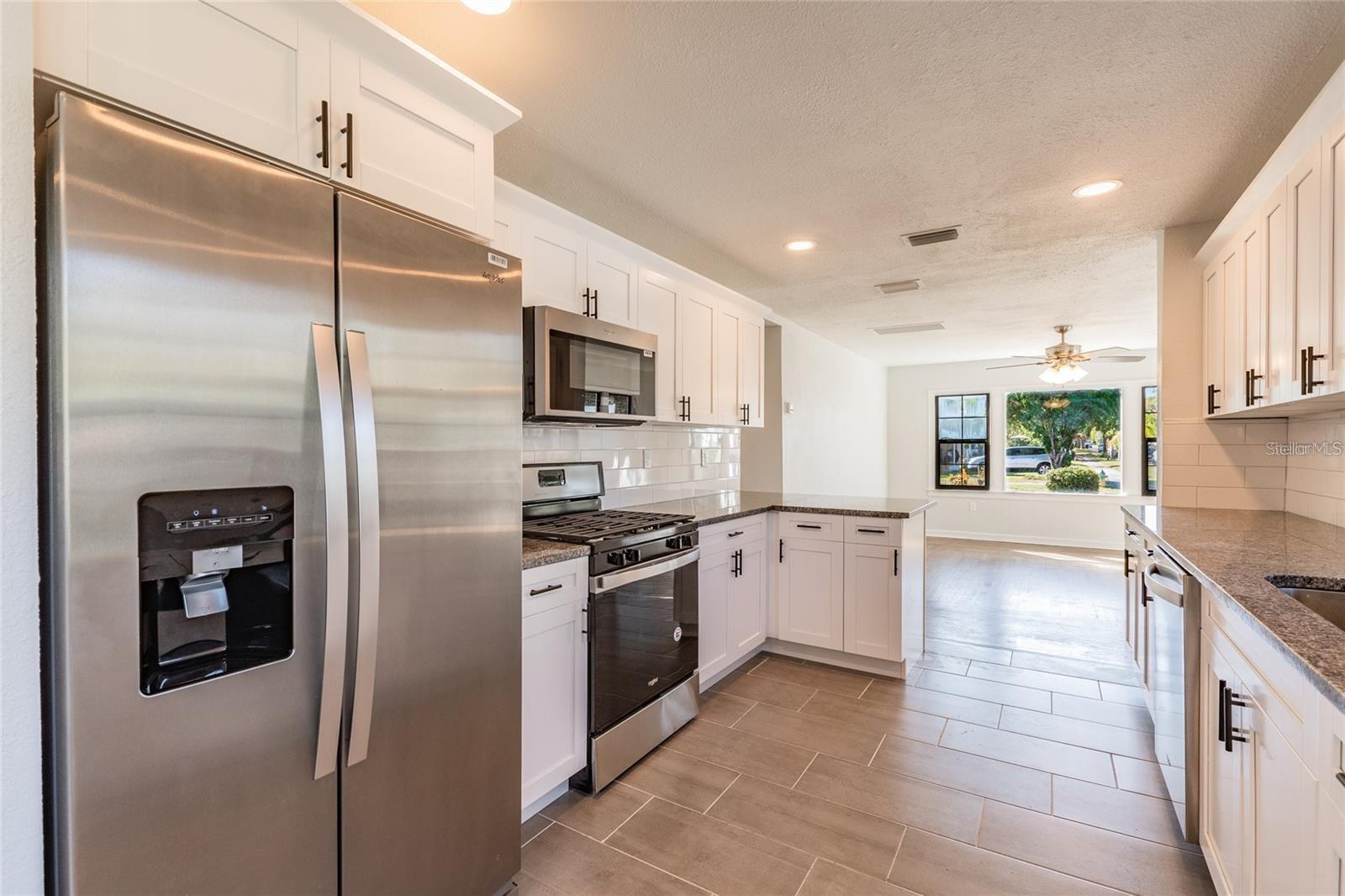 Image 17 of 23 For 1221 30th Avenue N