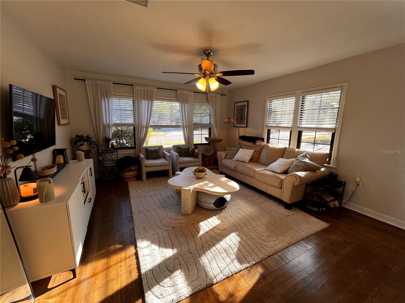 Image 3 of 23 For 1221 30th Avenue N