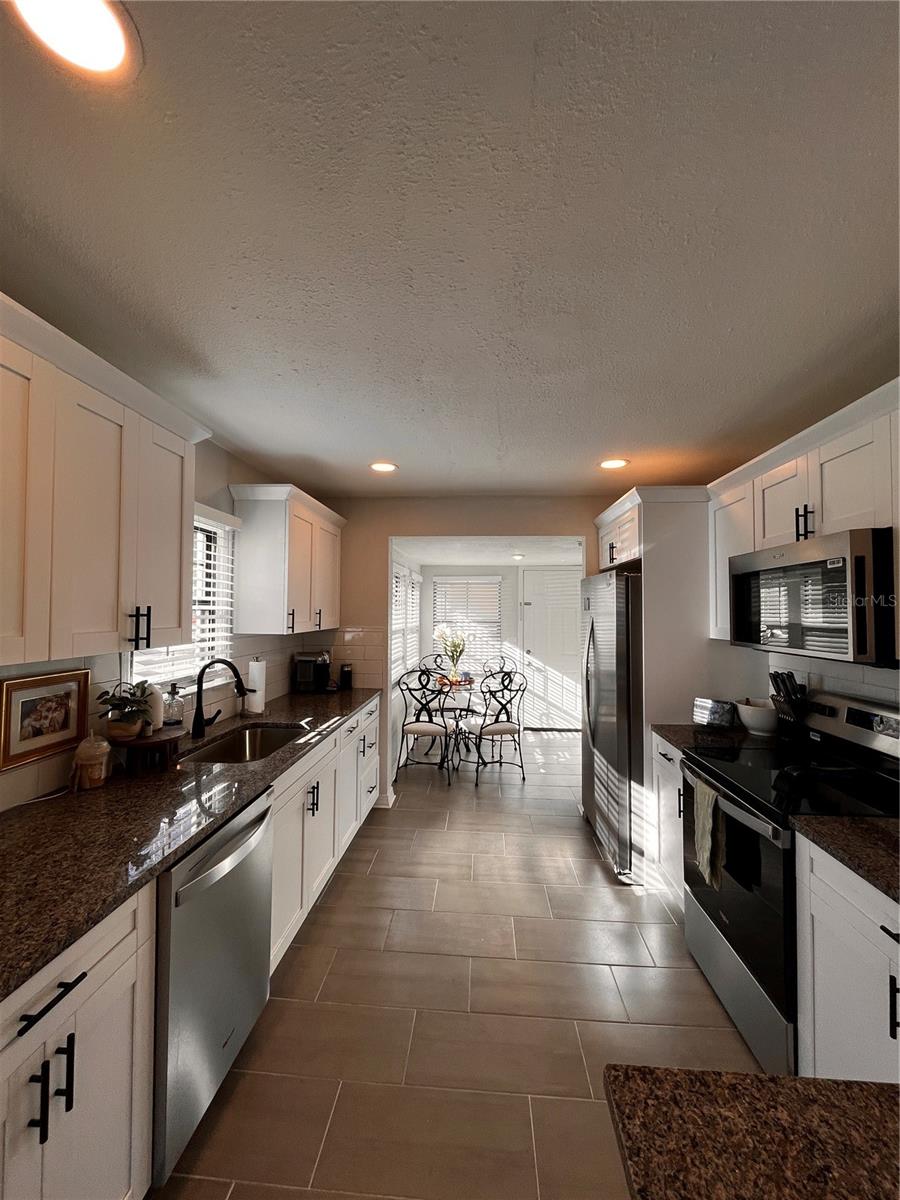 Image 5 of 23 For 1221 30th Avenue N