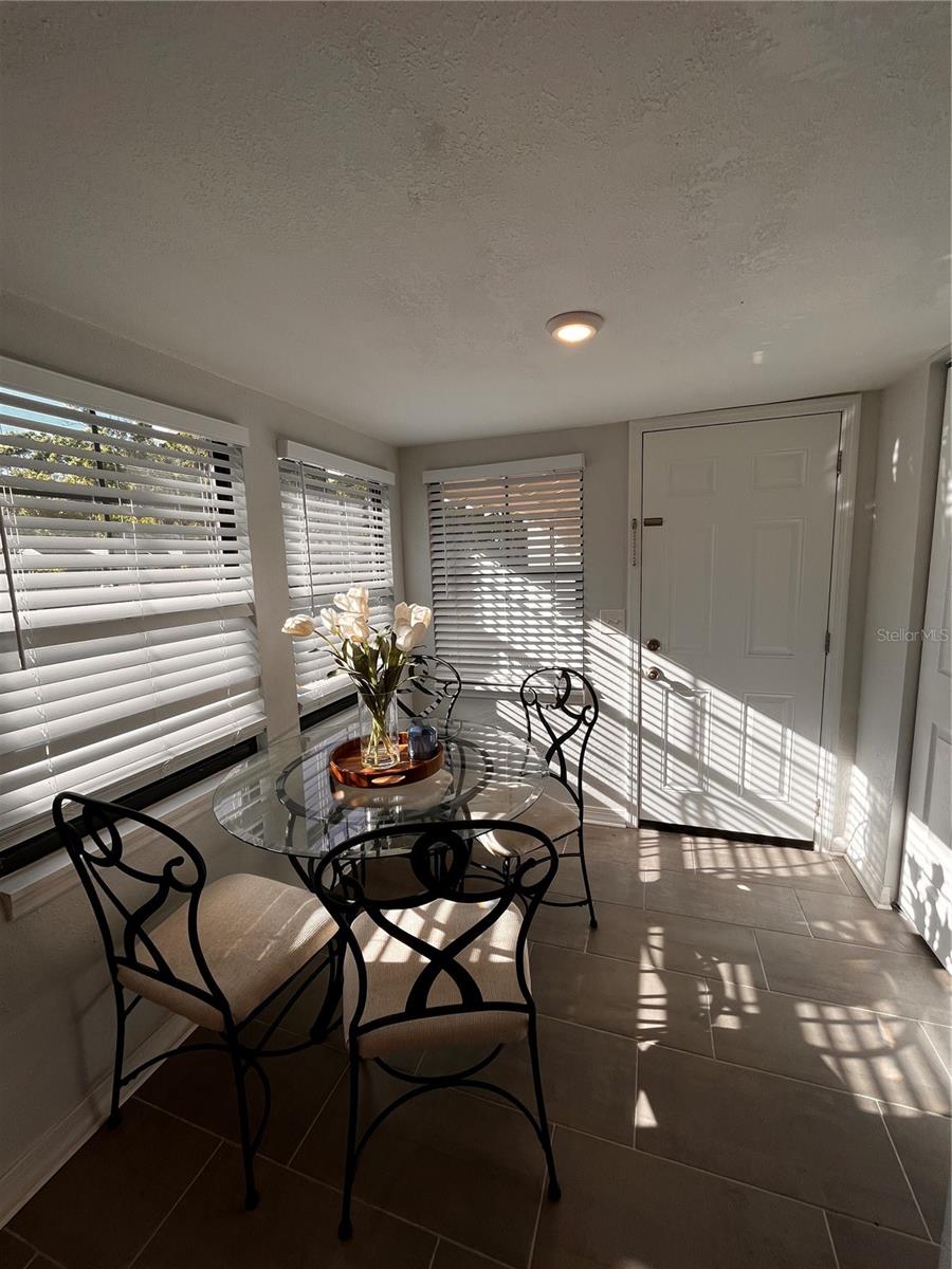 Image 7 of 23 For 1221 30th Avenue N