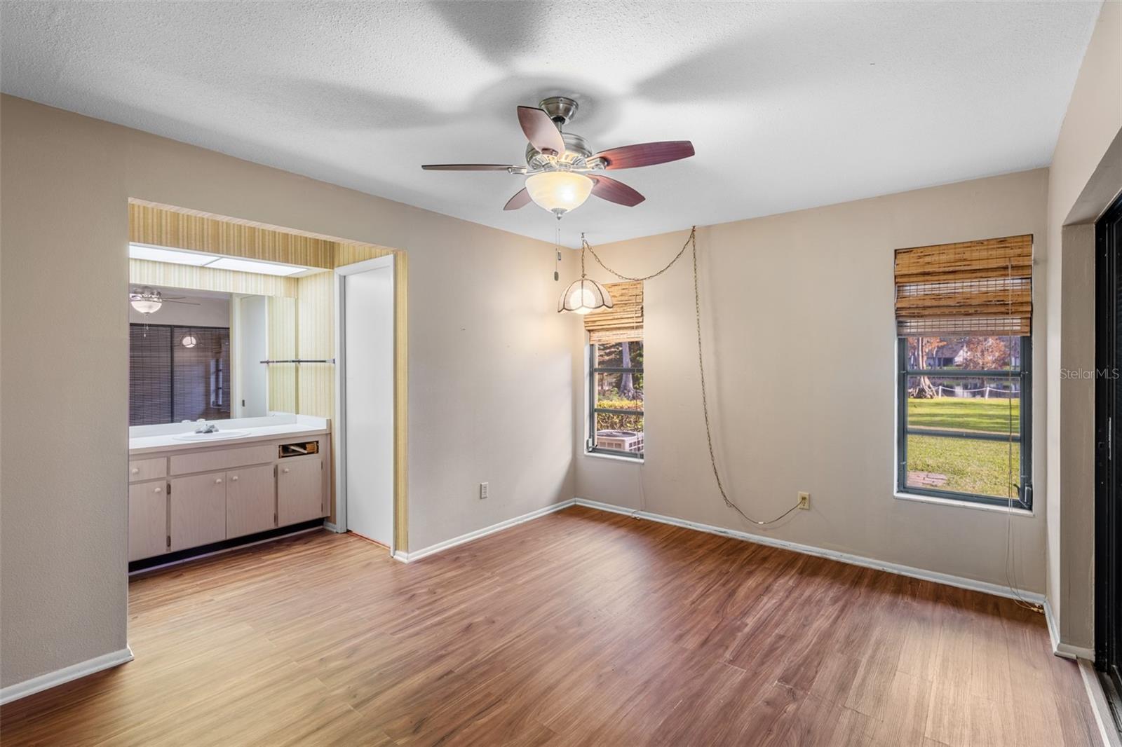 Image 15 of 31 For 2549 Oakleaf Lane 36c