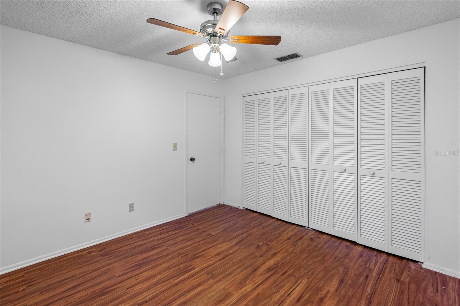 Image 20 of 31 For 2549 Oakleaf Lane 36c