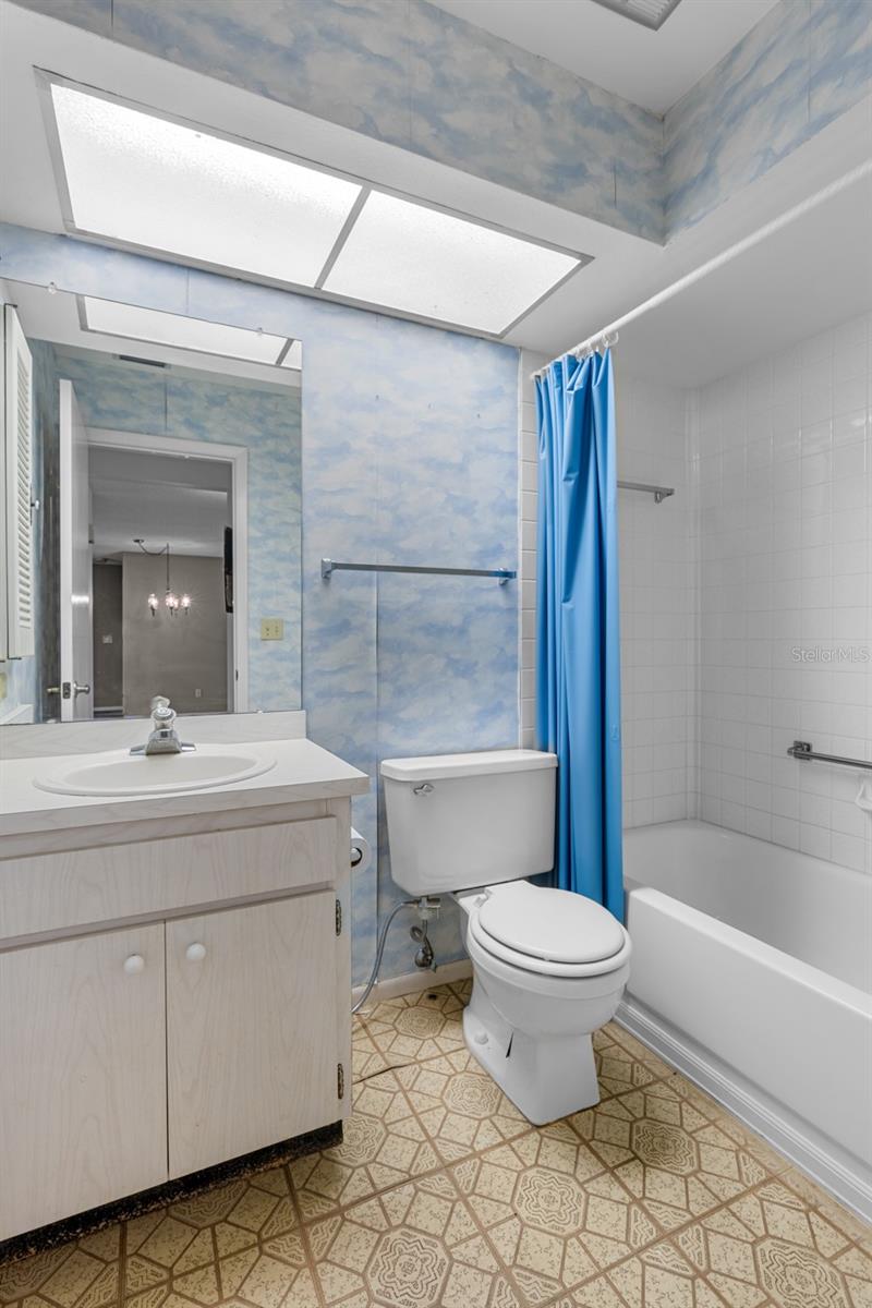 Image 21 of 31 For 2549 Oakleaf Lane 36c