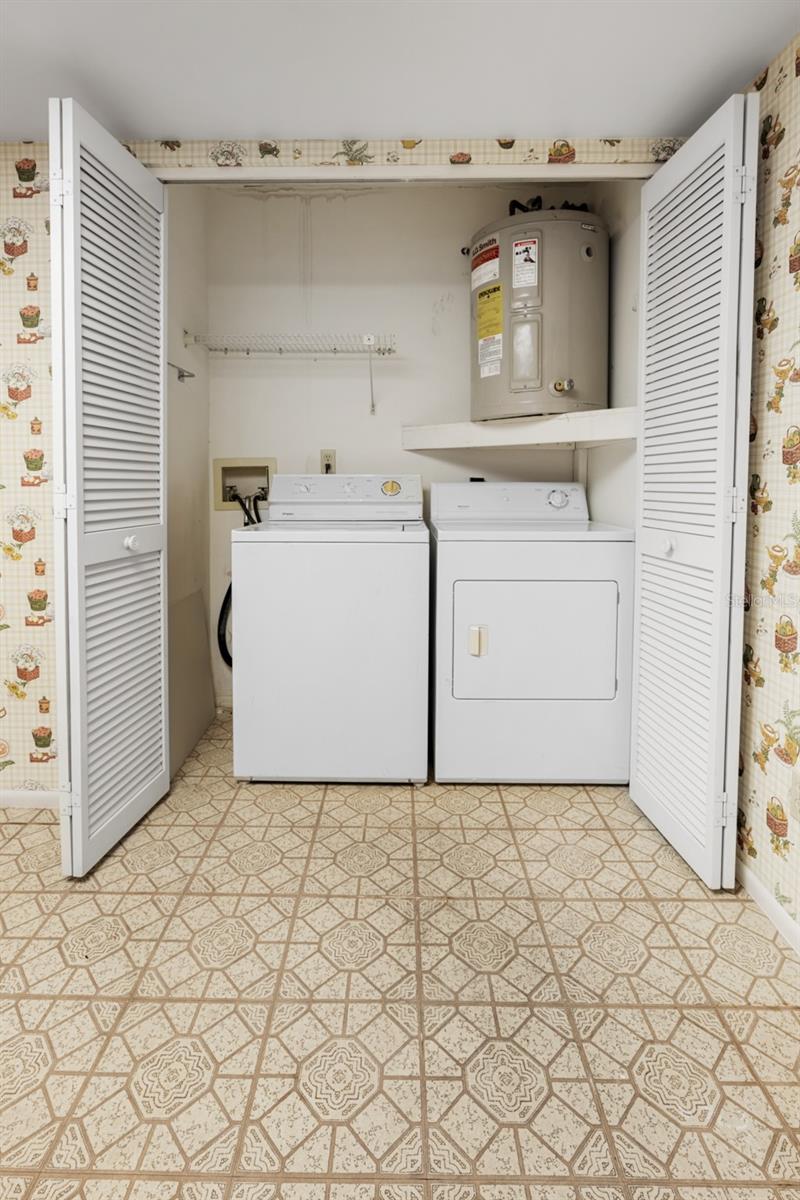 Image 24 of 31 For 2549 Oakleaf Lane 36c