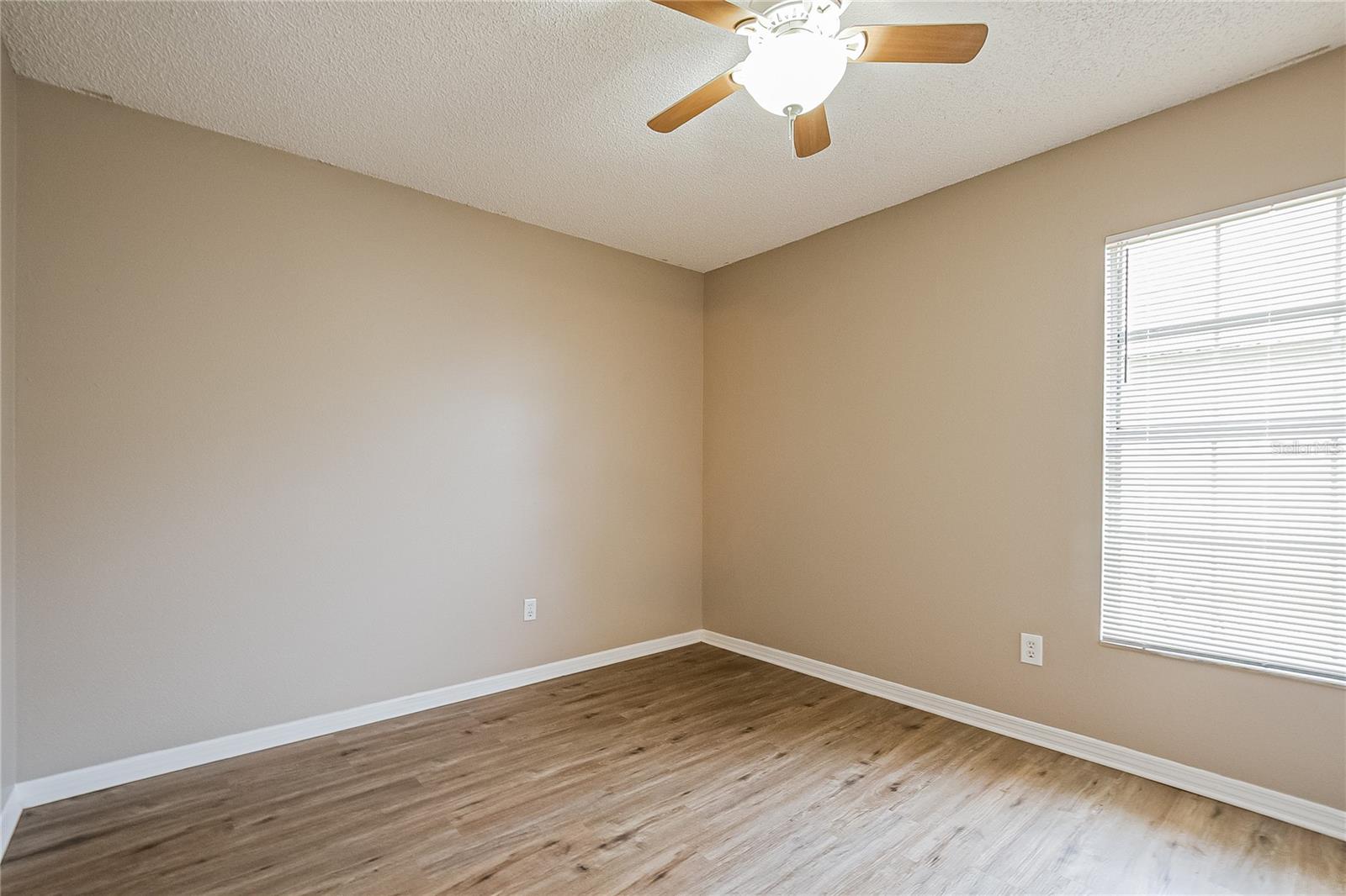 Image 13 of 16 For 6651 Meritmoor Circle