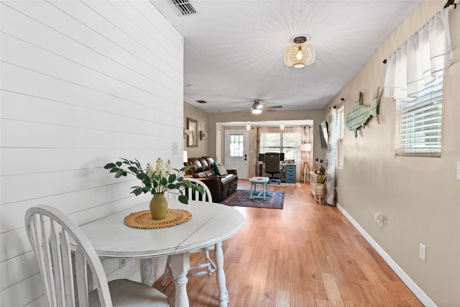 Image 7 of 34 For 508 5th Avenue Ne