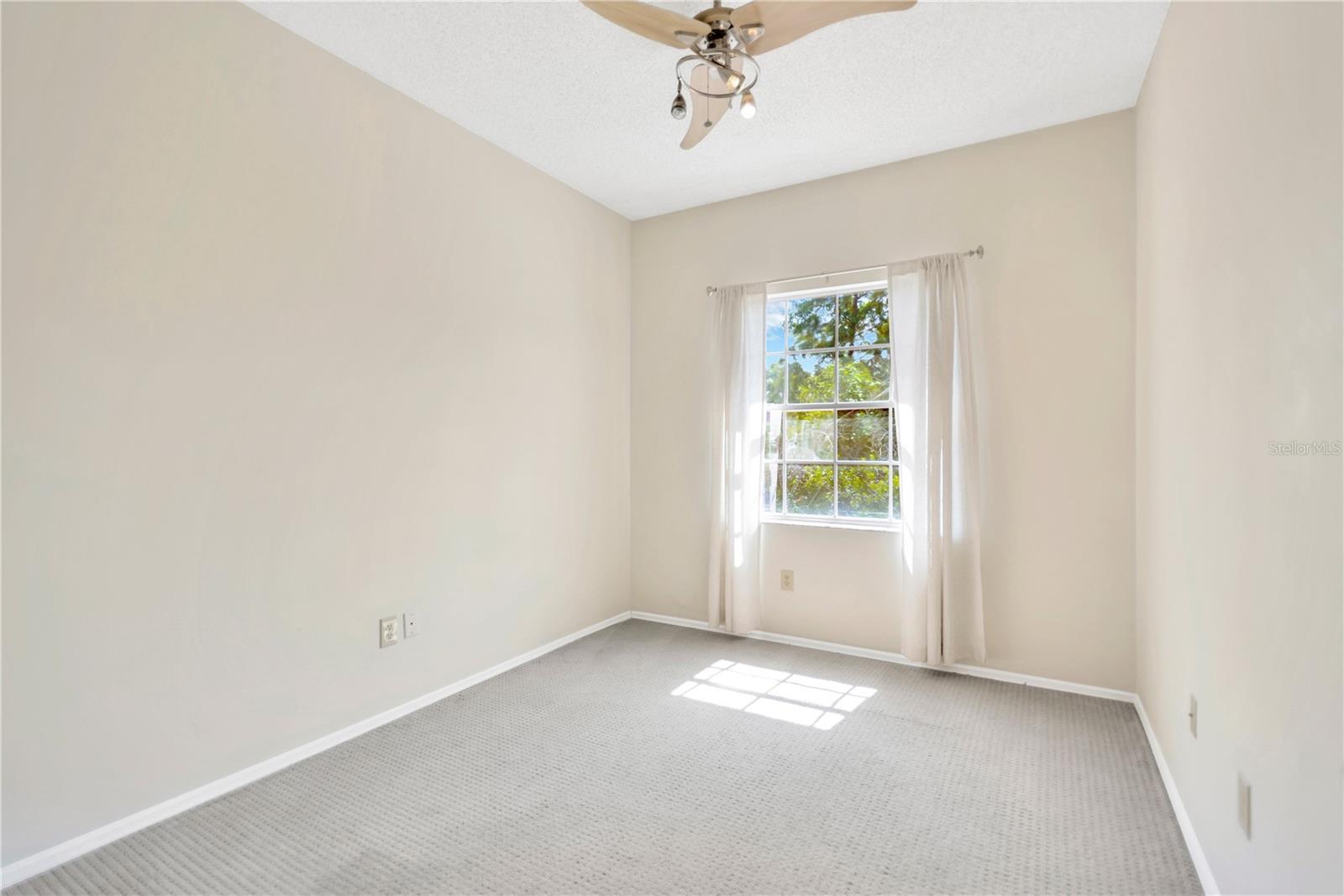 Image 17 of 27 For 605 Chippenham Boulevard