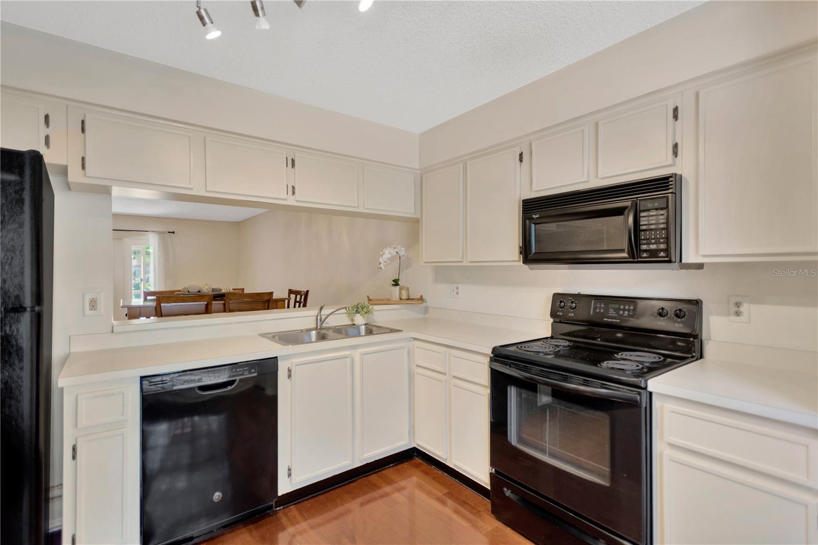 Image 5 of 27 For 605 Chippenham Boulevard