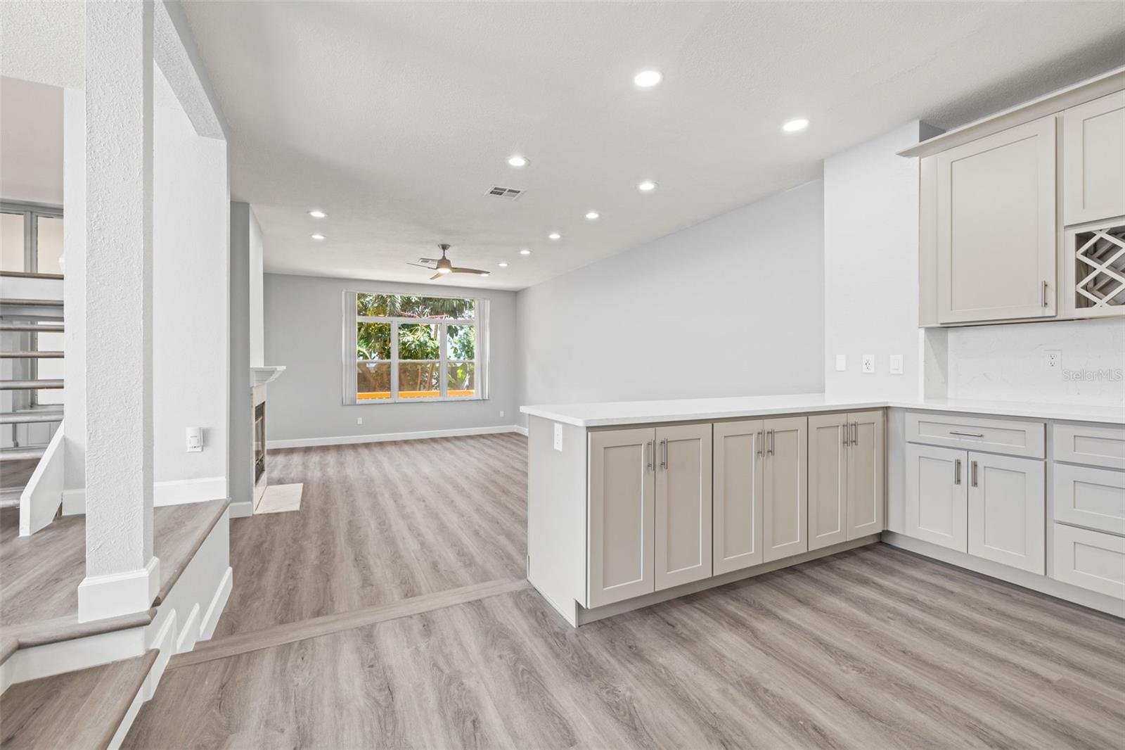 Image 12 of 58 For 487 Pinellas Bayway S 201