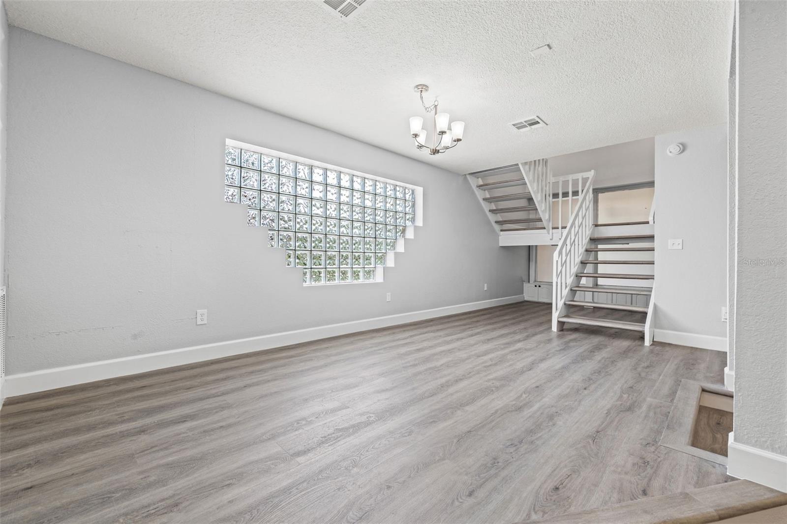 Image 13 of 58 For 487 Pinellas Bayway S 201