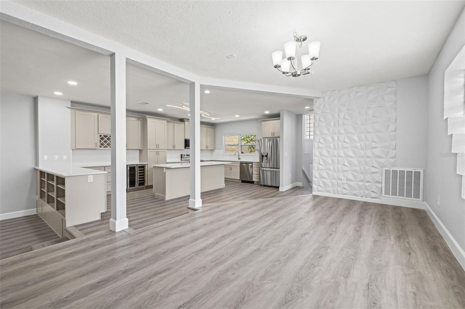 Image 14 of 58 For 487 Pinellas Bayway S 201