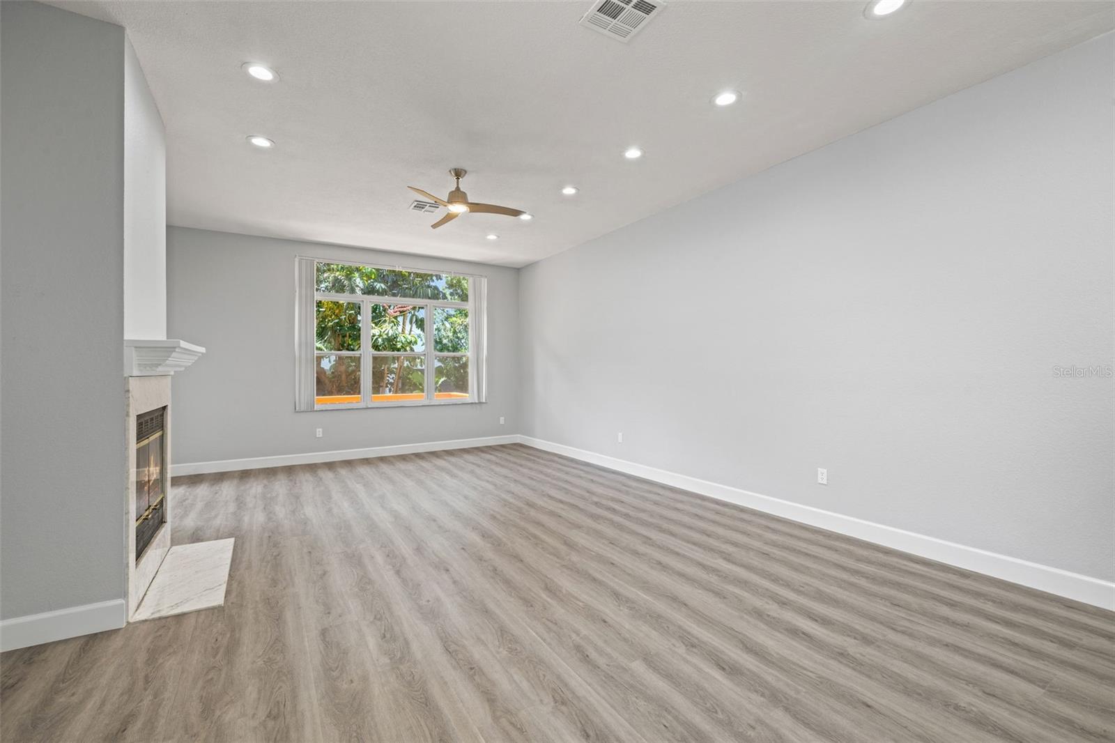 Image 15 of 58 For 487 Pinellas Bayway S 201