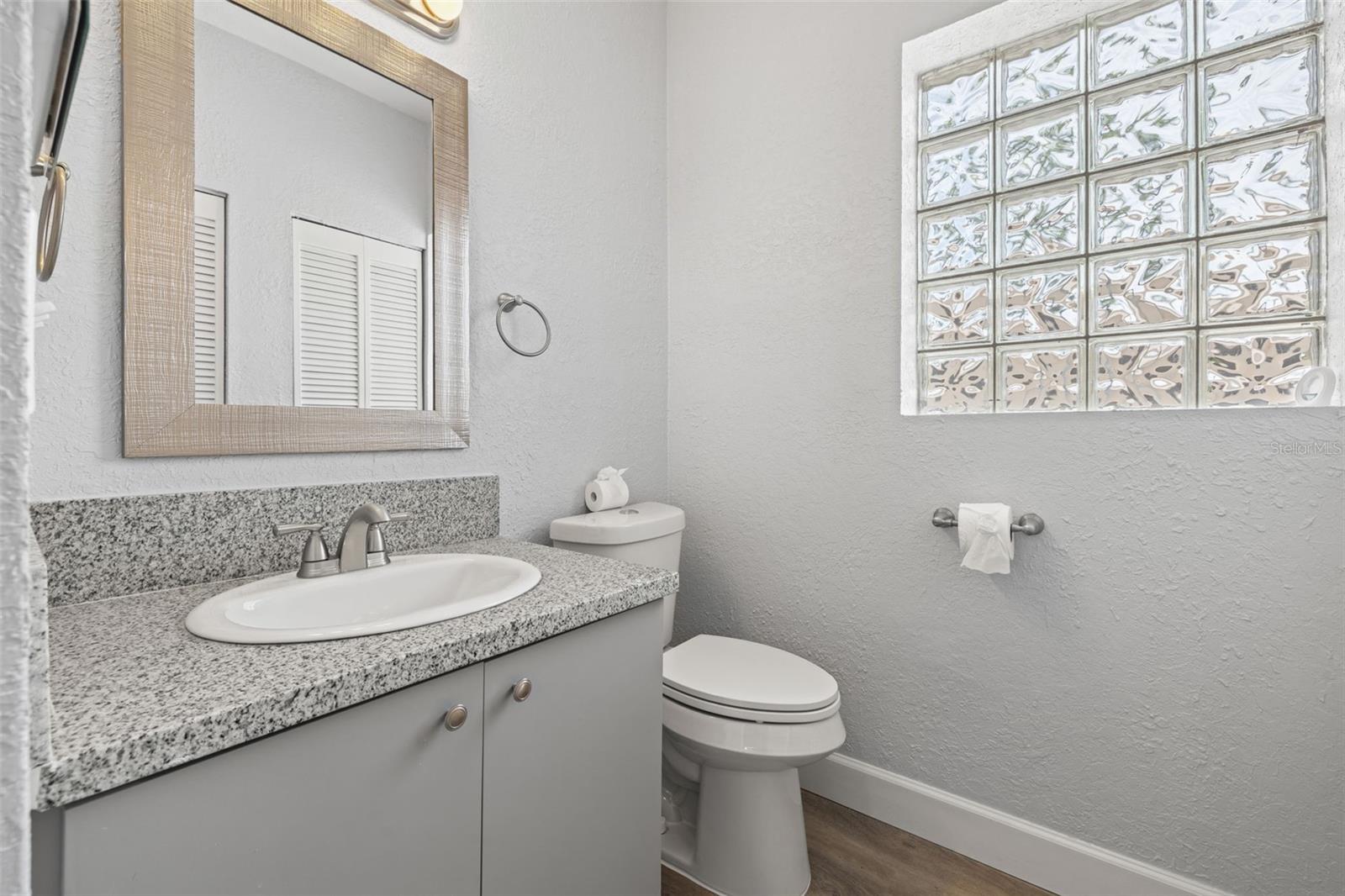 Image 19 of 58 For 487 Pinellas Bayway S 201