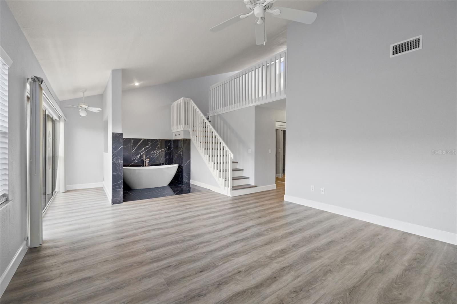 Image 23 of 58 For 487 Pinellas Bayway S 201