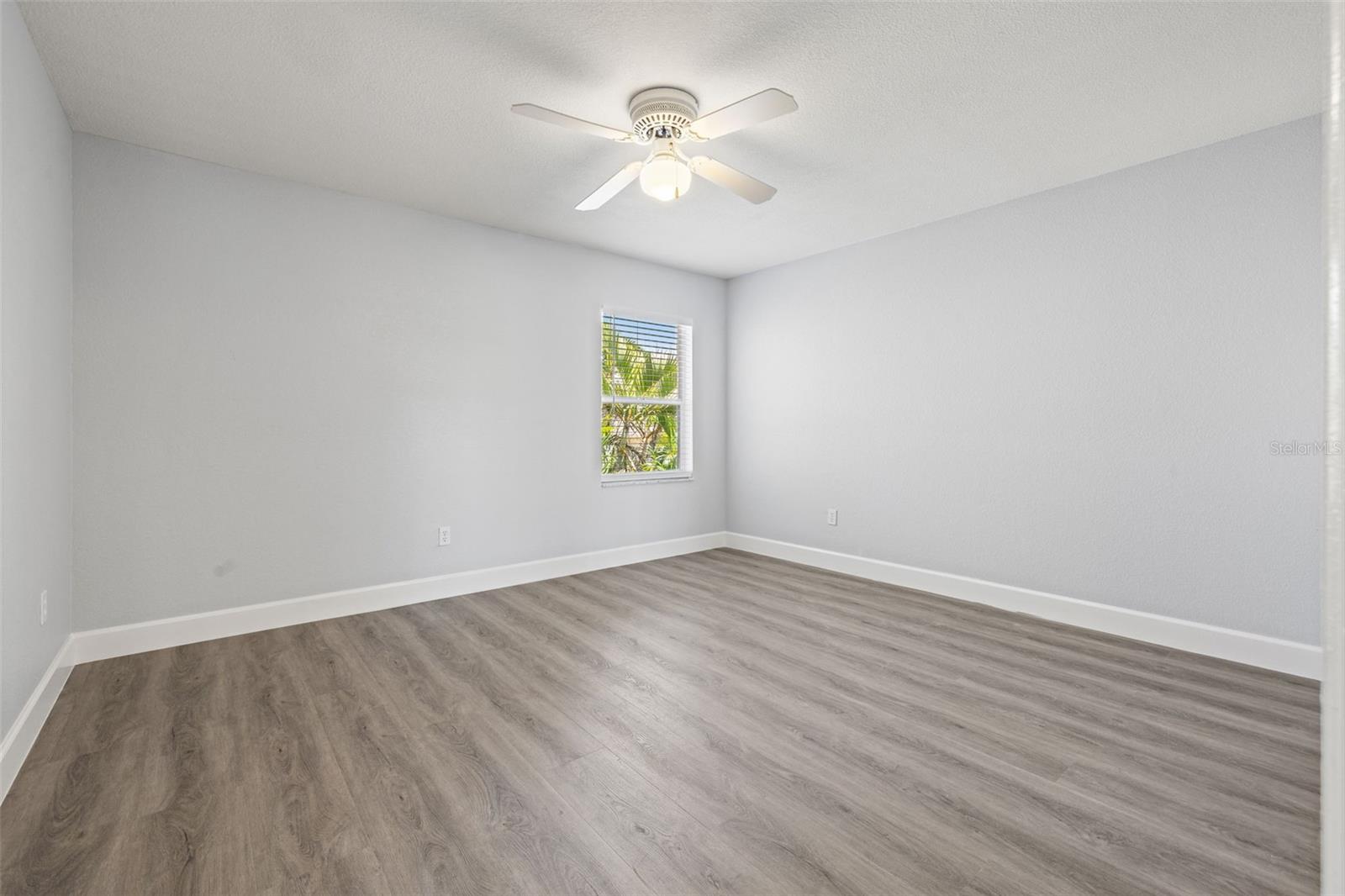 Image 33 of 58 For 487 Pinellas Bayway S 201