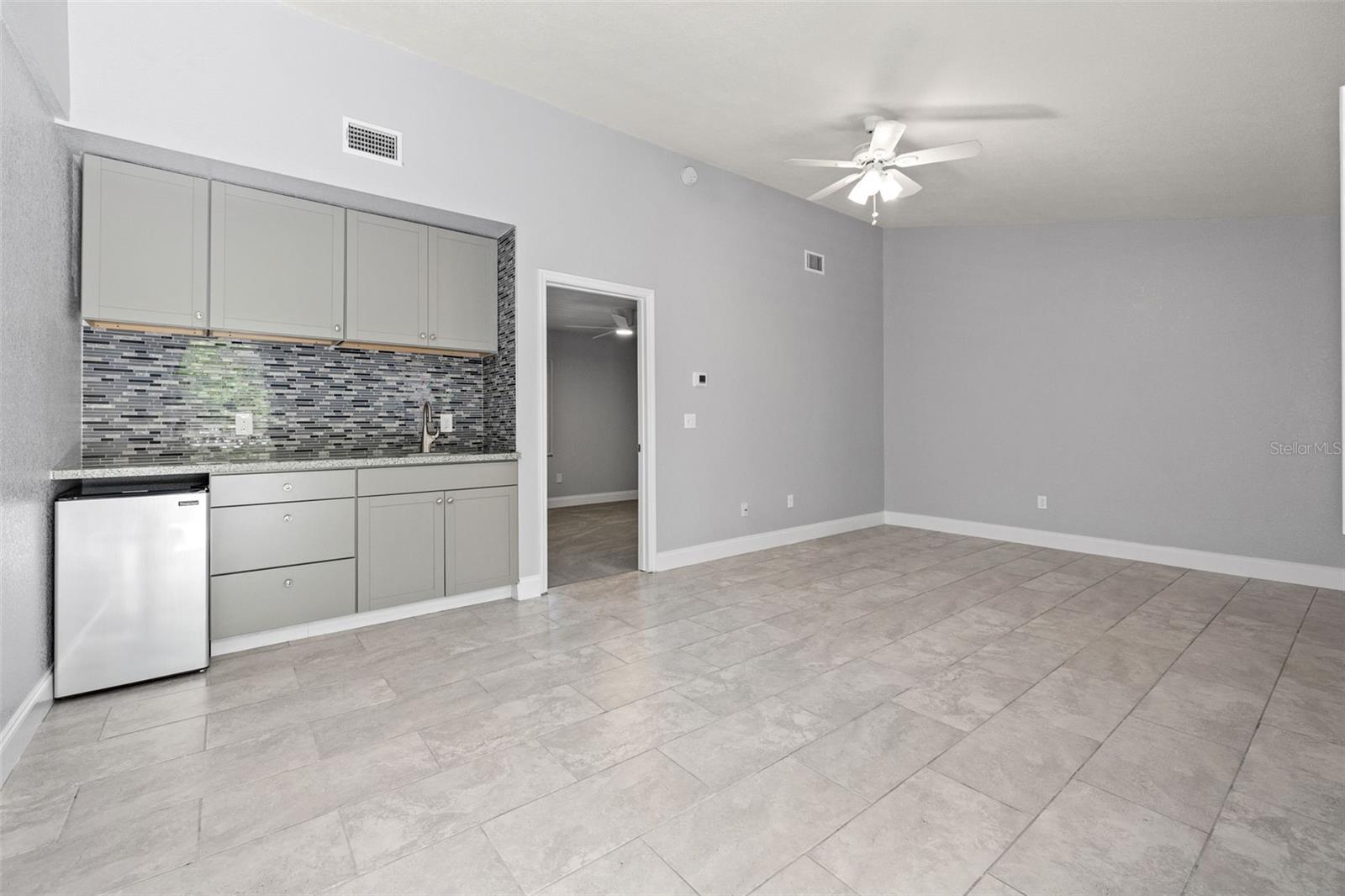 Image 42 of 58 For 487 Pinellas Bayway S 201