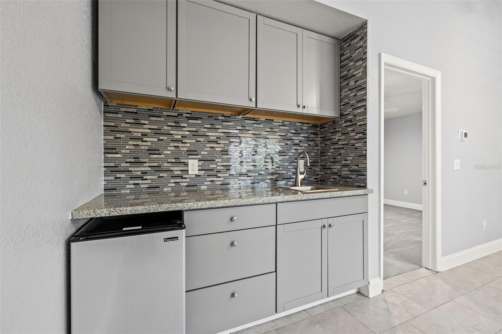 Image 43 of 58 For 487 Pinellas Bayway S 201