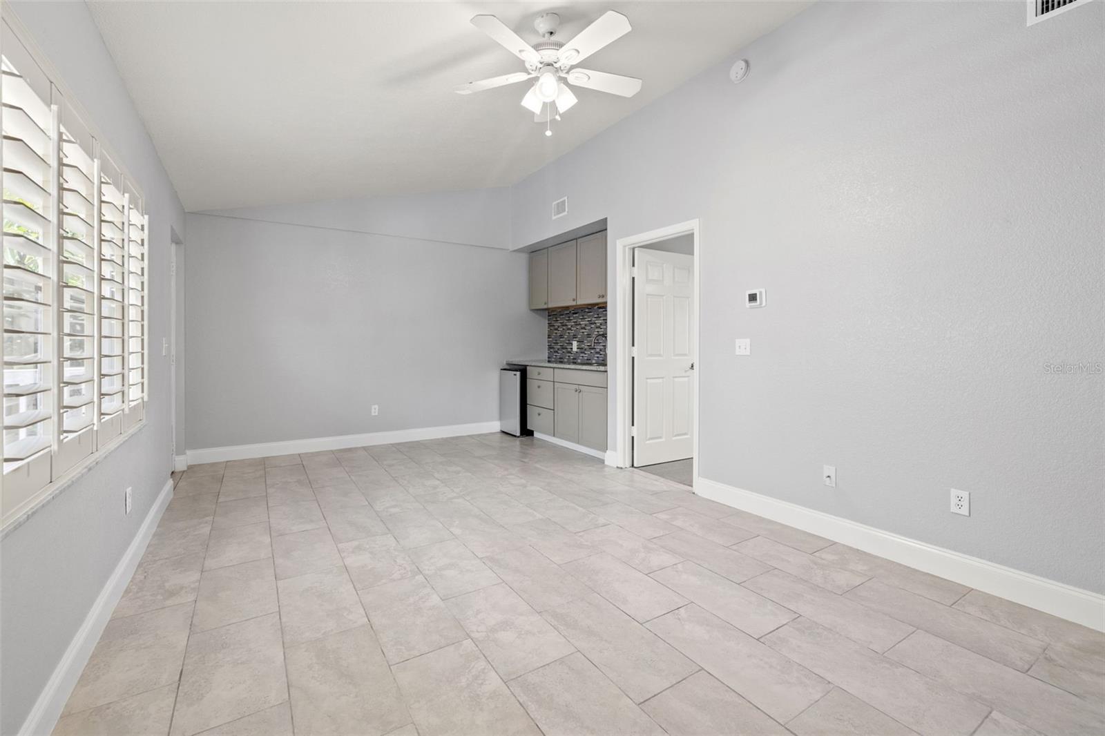 Image 46 of 58 For 487 Pinellas Bayway S 201