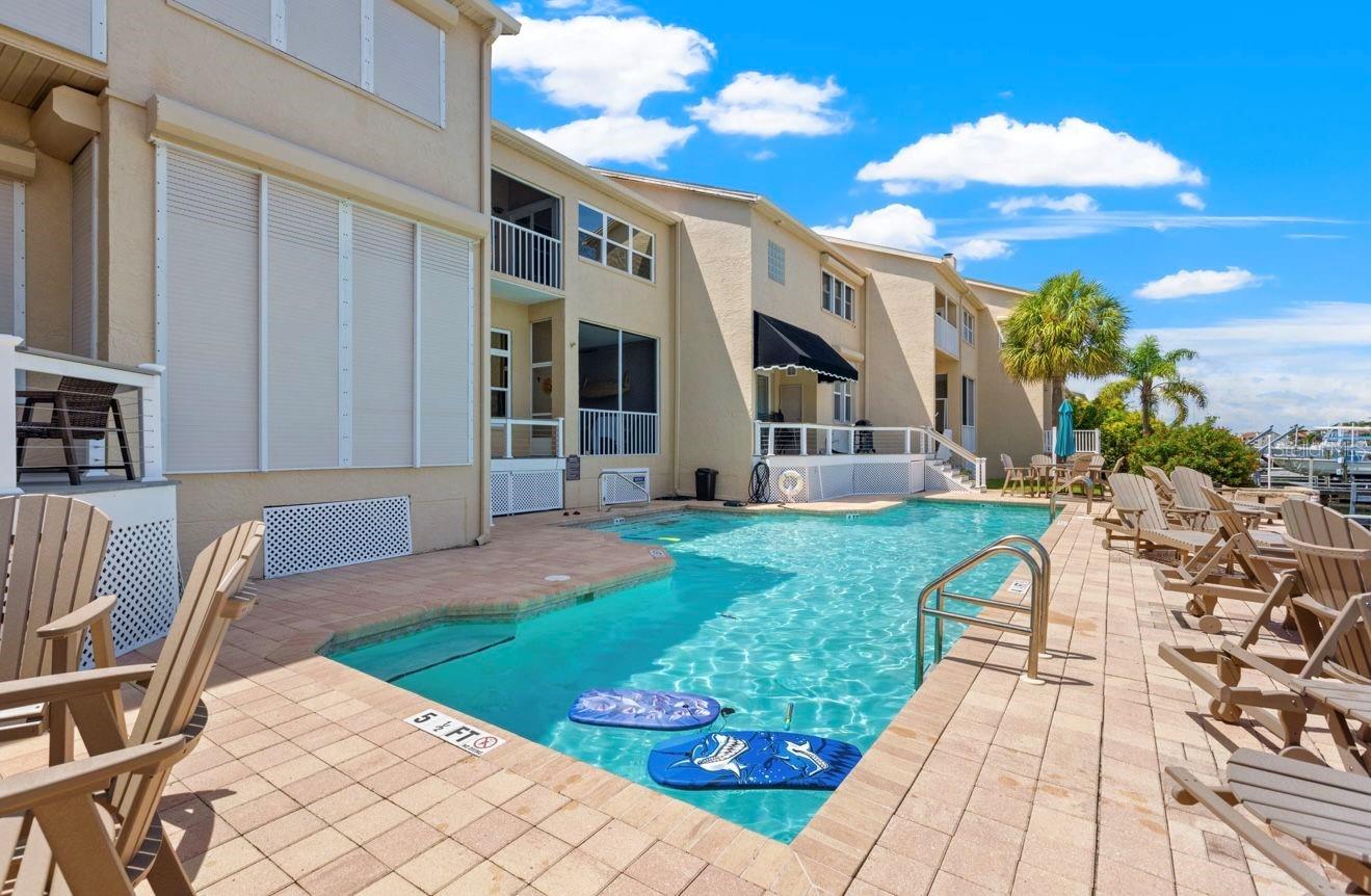 Image 49 of 58 For 487 Pinellas Bayway S 201
