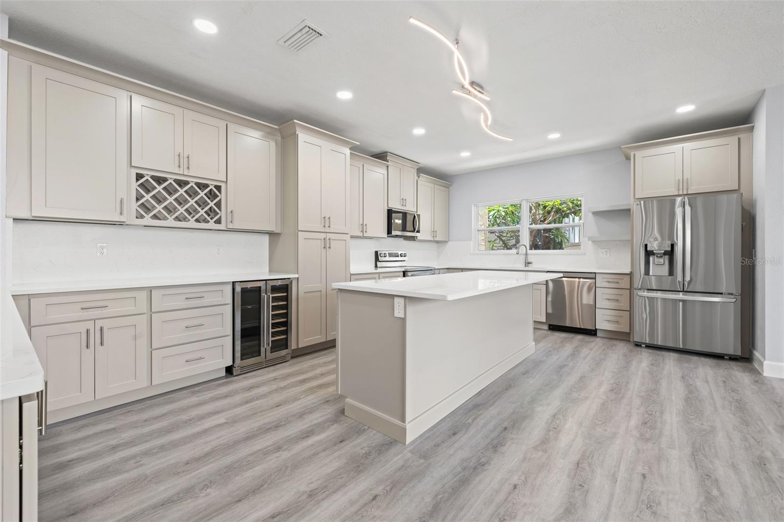 Image 6 of 58 For 487 Pinellas Bayway S 201