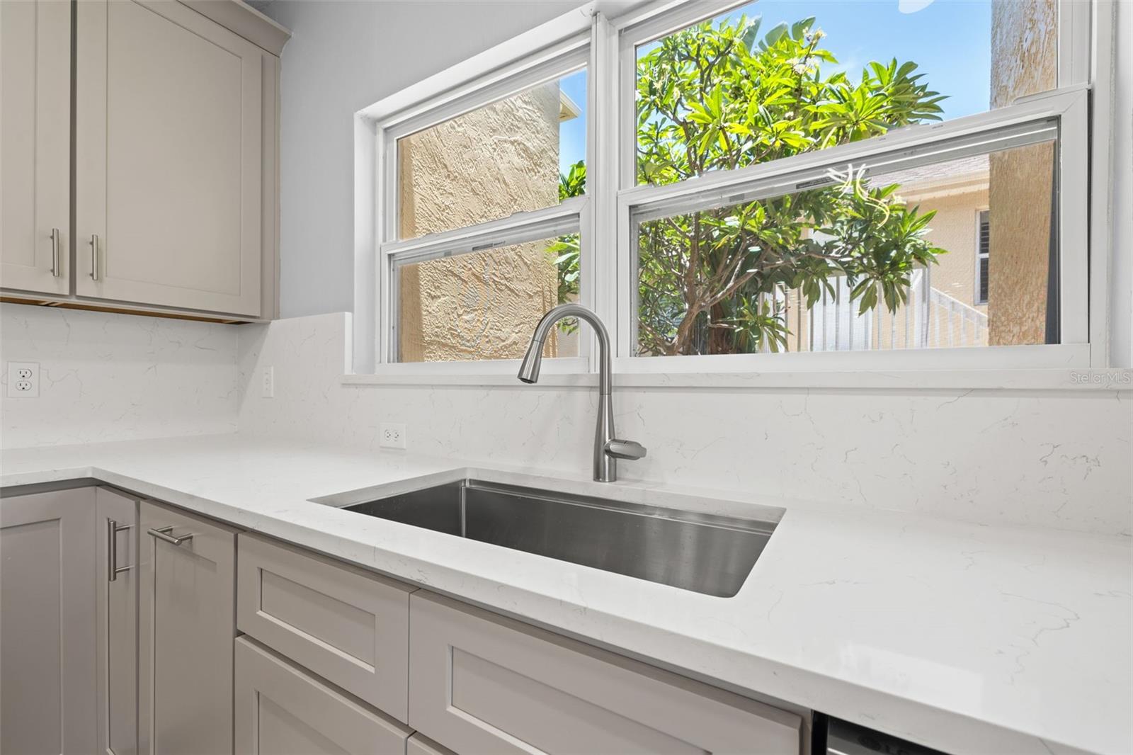 Image 9 of 58 For 487 Pinellas Bayway S 201