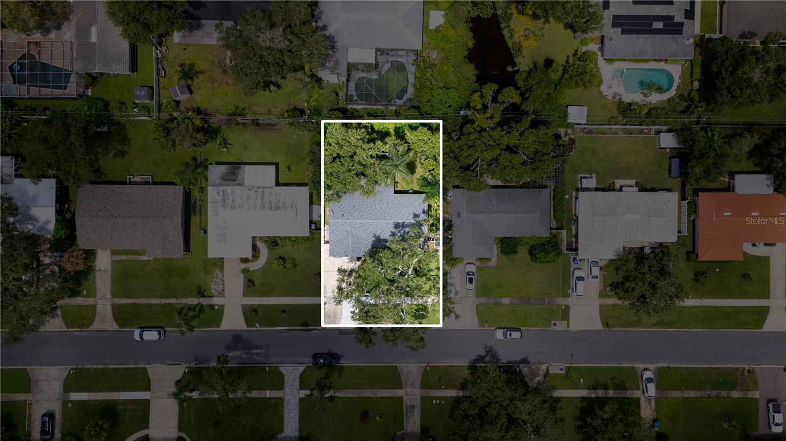 Image 33 of 37 For 666 Brookfield Drive