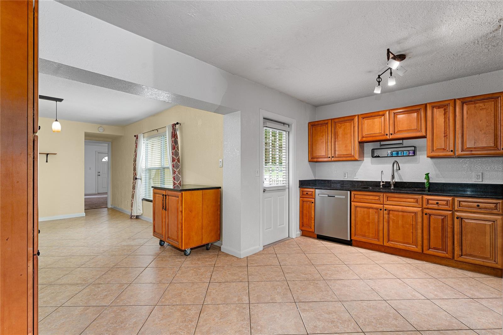 Image 11 of 54 For 10908 Elbow Drive