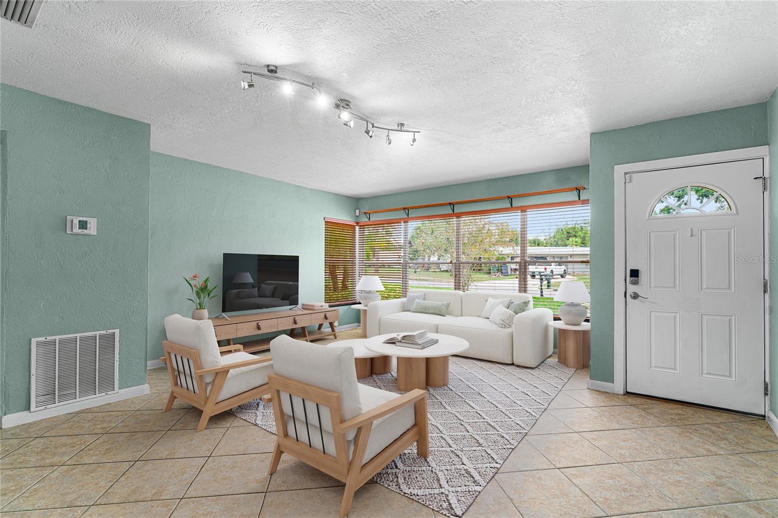 Image 4 of 54 For 10908 Elbow Drive