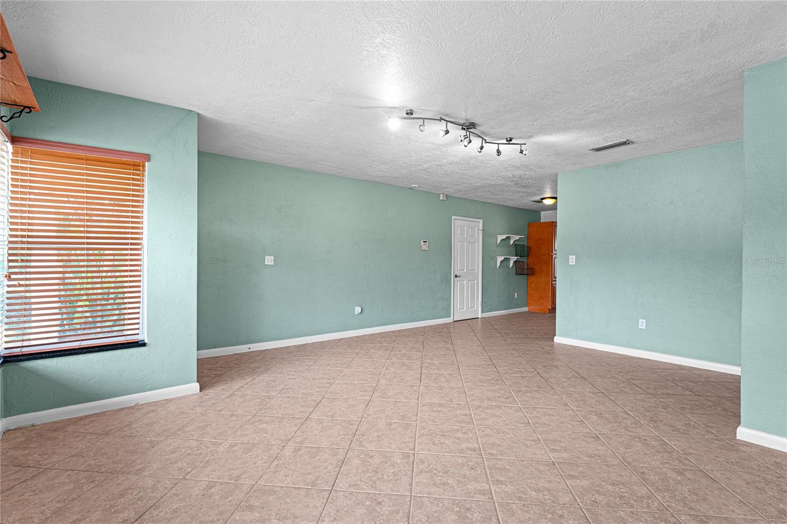 Image 9 of 54 For 10908 Elbow Drive