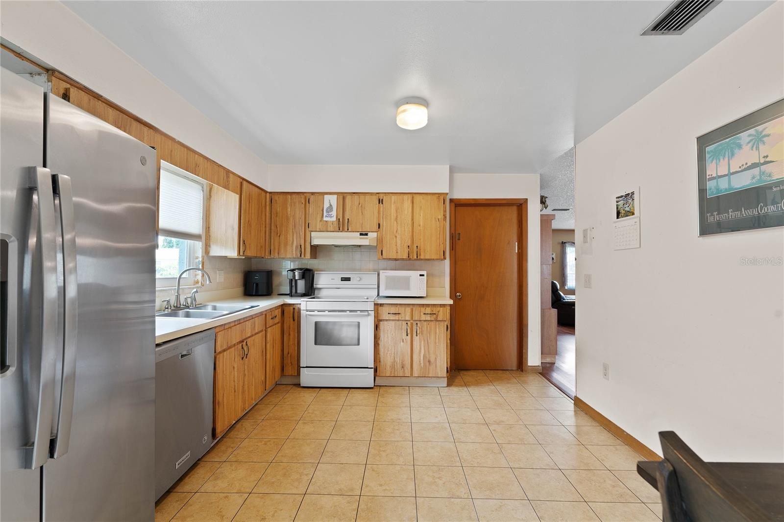 Image 10 of 30 For 7523 Blossom Avenue