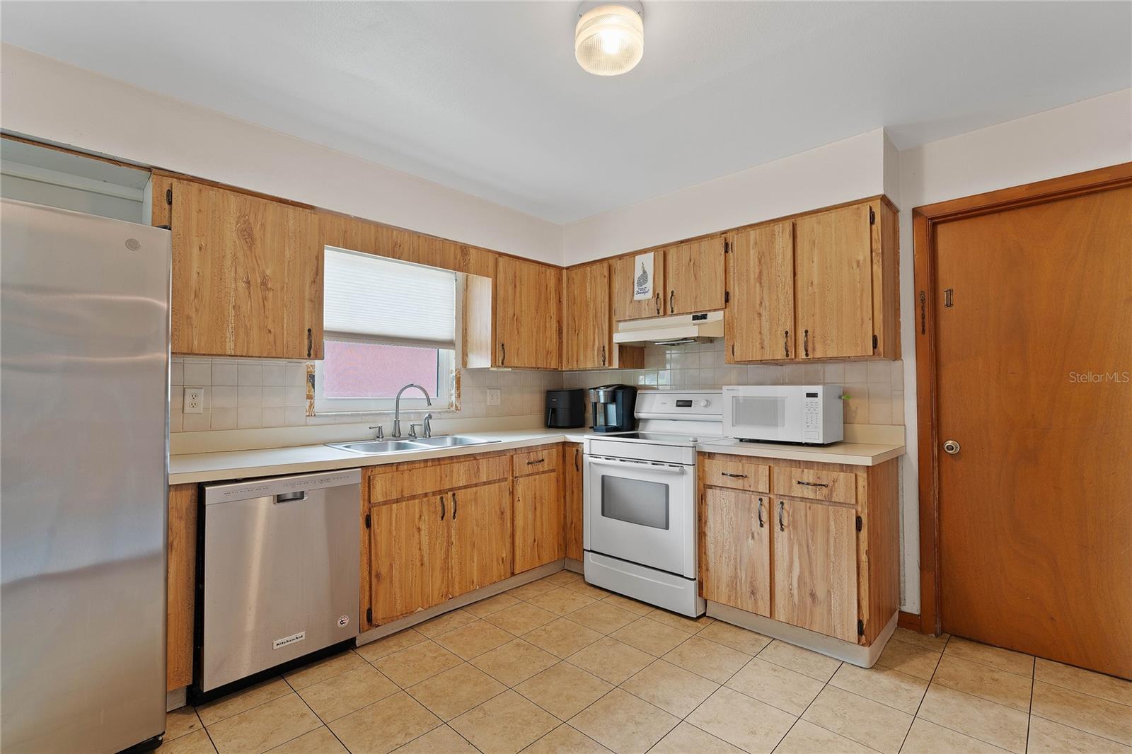 Image 11 of 30 For 7523 Blossom Avenue