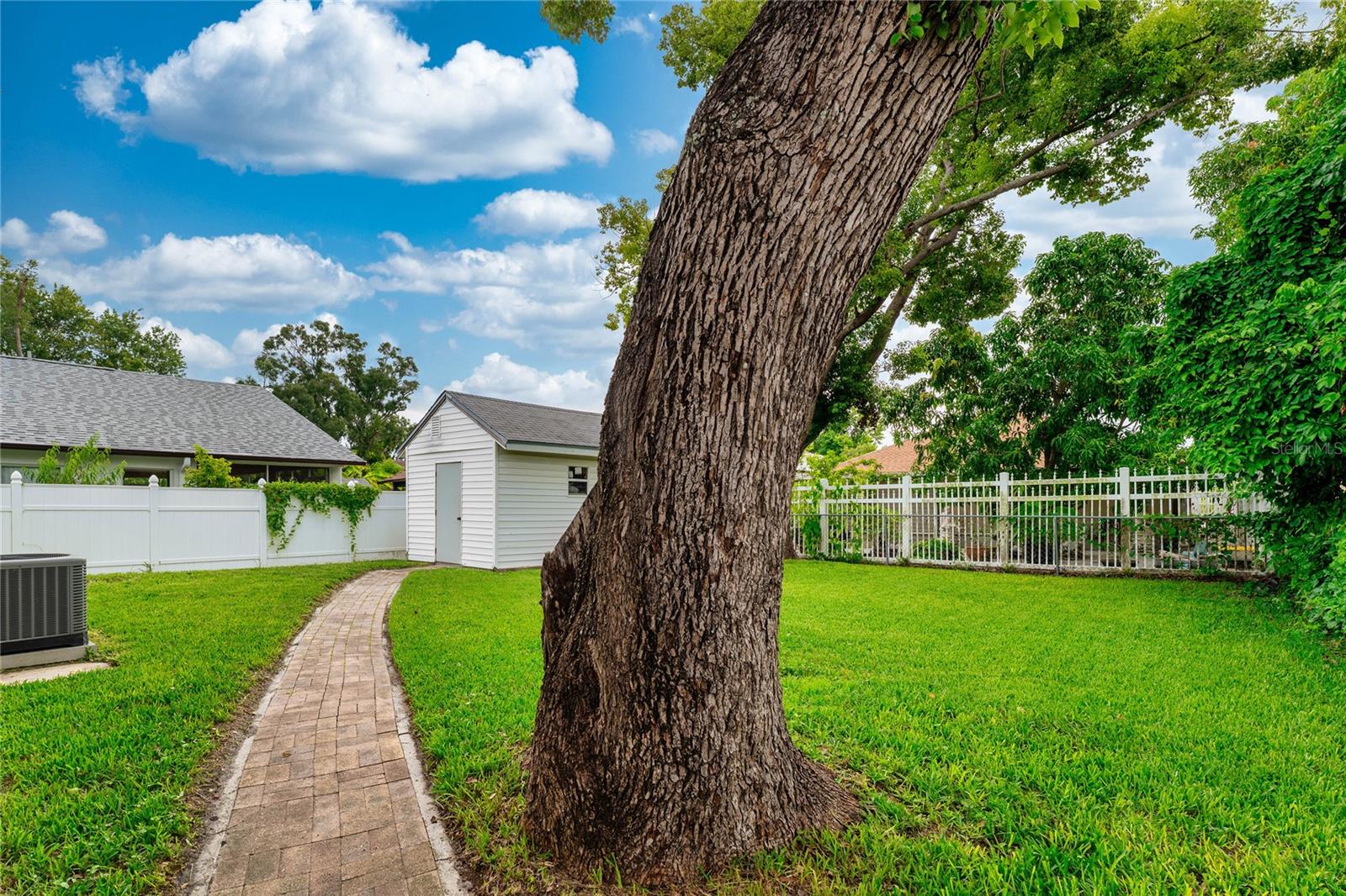 Image 23 of 30 For 7523 Blossom Avenue