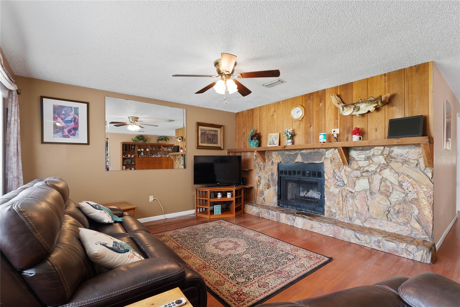 Image 4 of 30 For 7523 Blossom Avenue