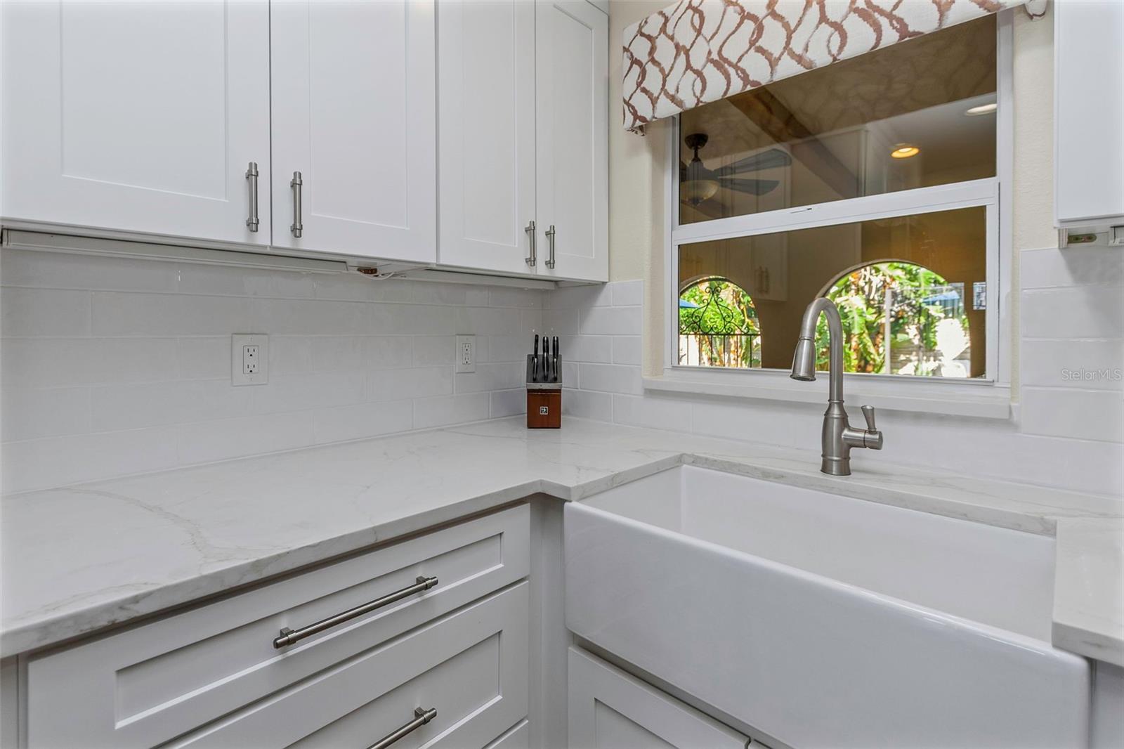 Image 12 of 79 For 2801 Miriam Street S