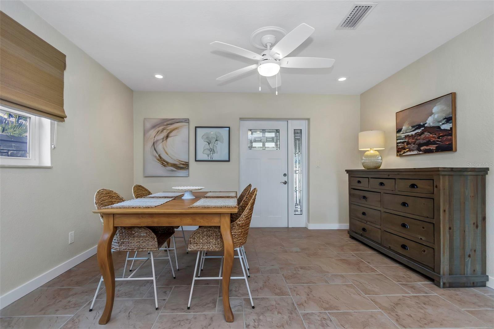 Image 22 of 79 For 2801 Miriam Street S