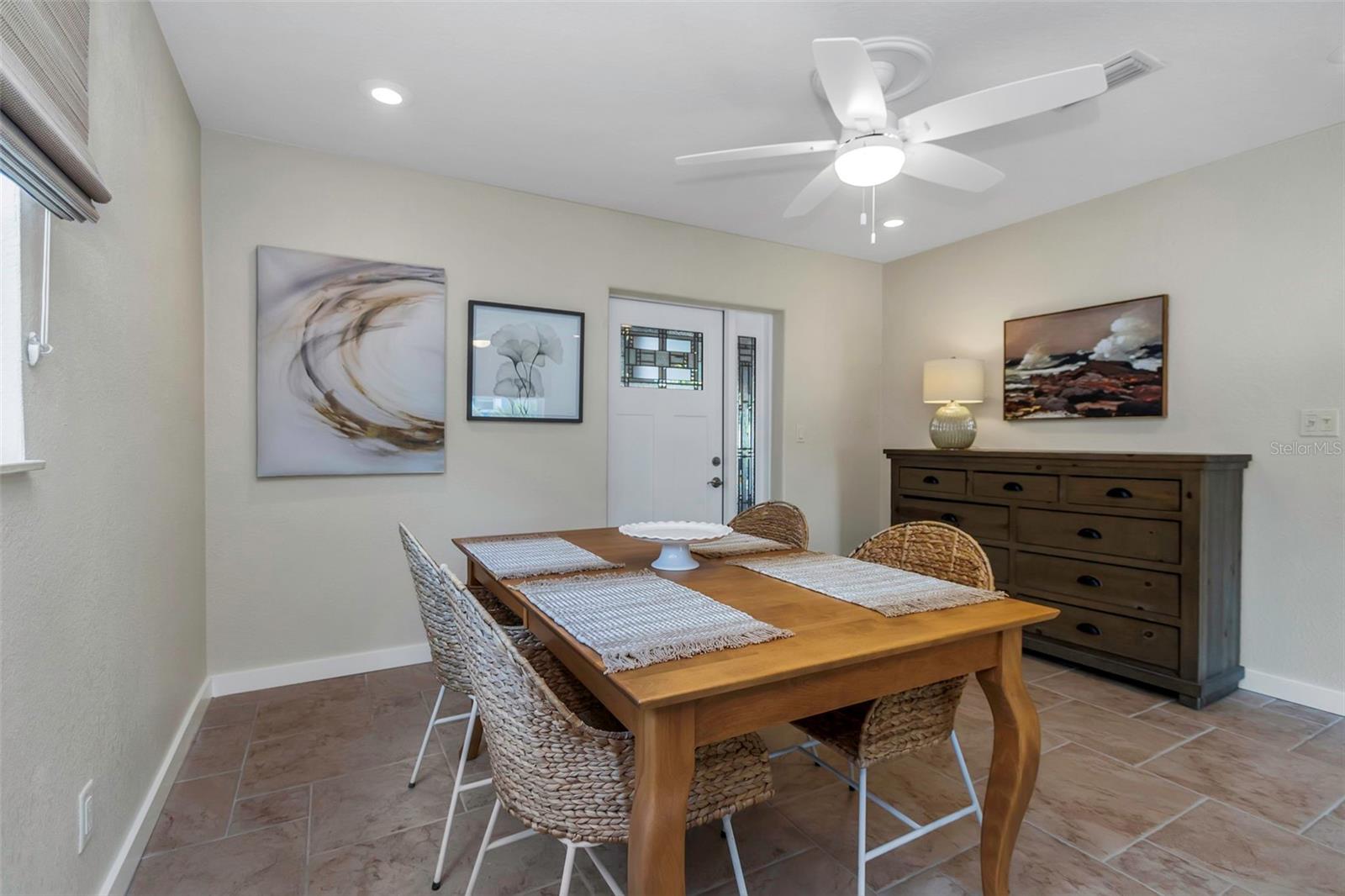Image 23 of 79 For 2801 Miriam Street S